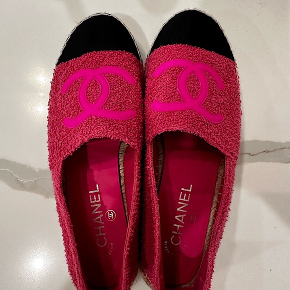 Like New Authentic Chanel Espadrilles Pink/Black Size 39 (8.5 US) - Picture 3 of 4